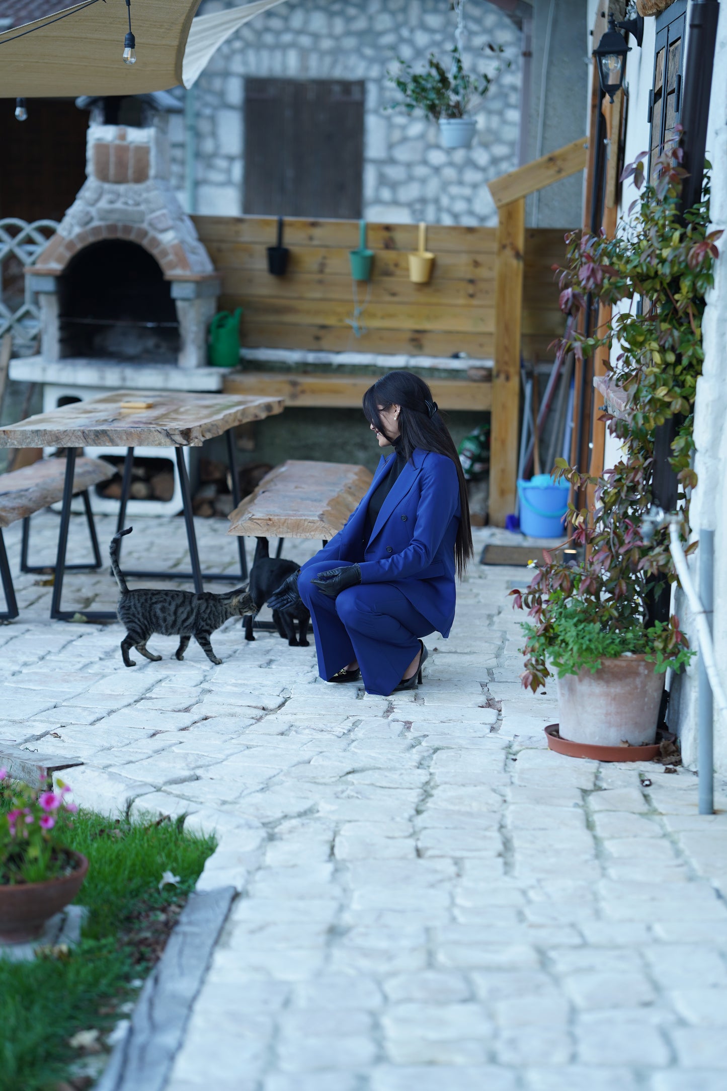 Pantalone azzurro oltremare a vita alta