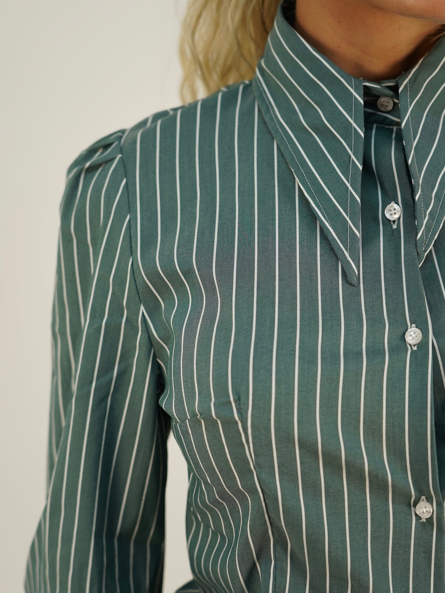 Camicia mory collo a vela verde rigato