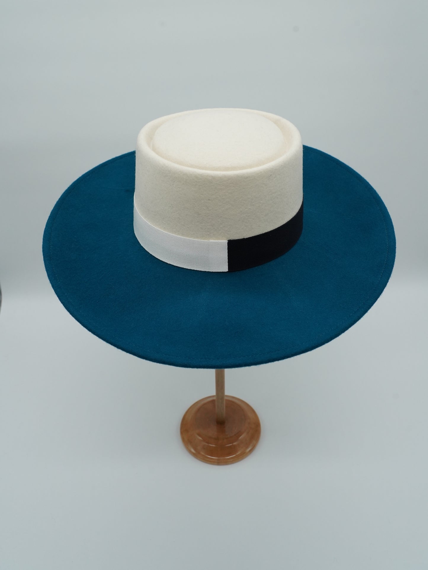 Cappello a cilindro Panna/Navi in feltro