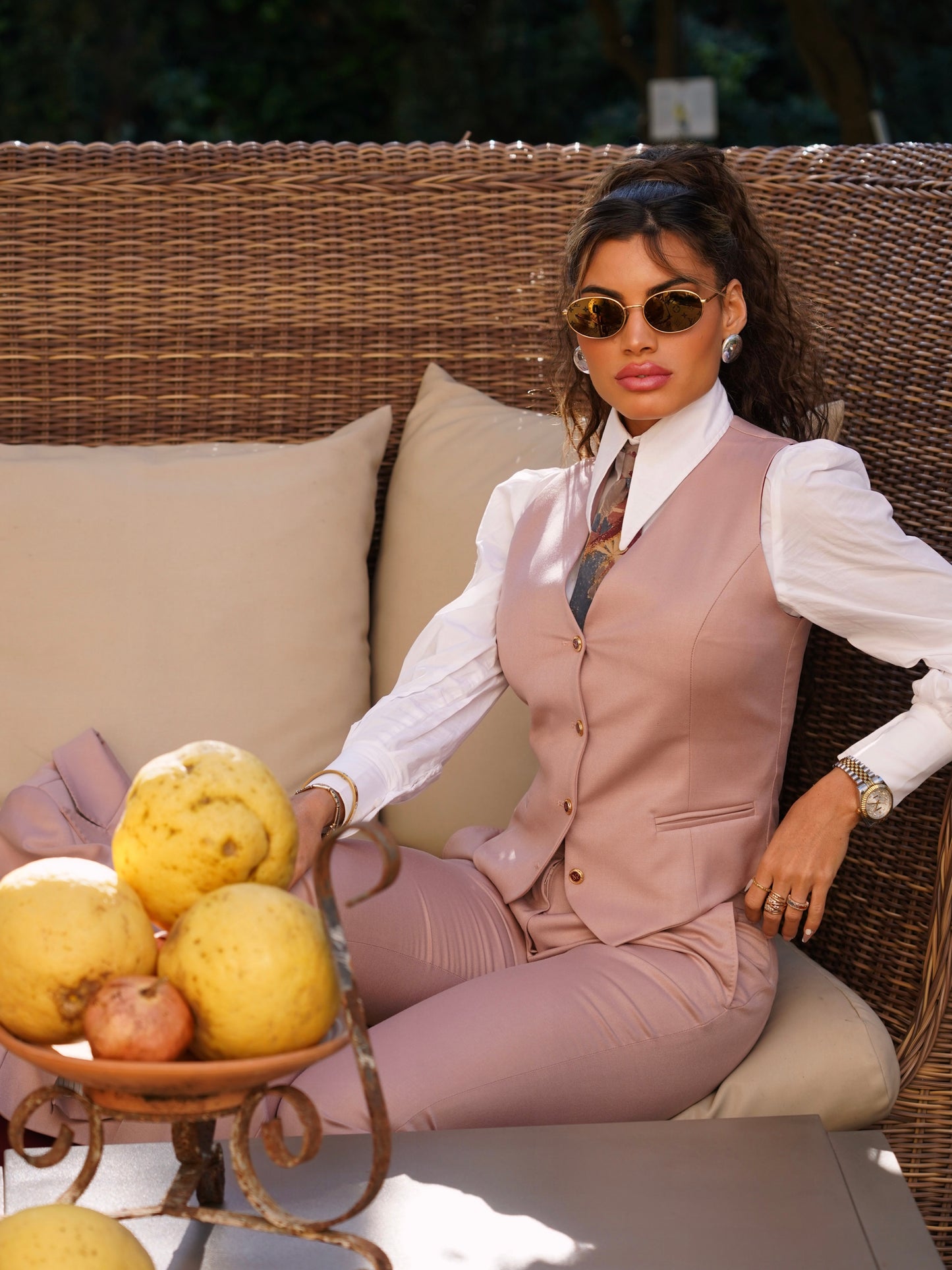 Giacca rosa antico a lancia con bottoni oro