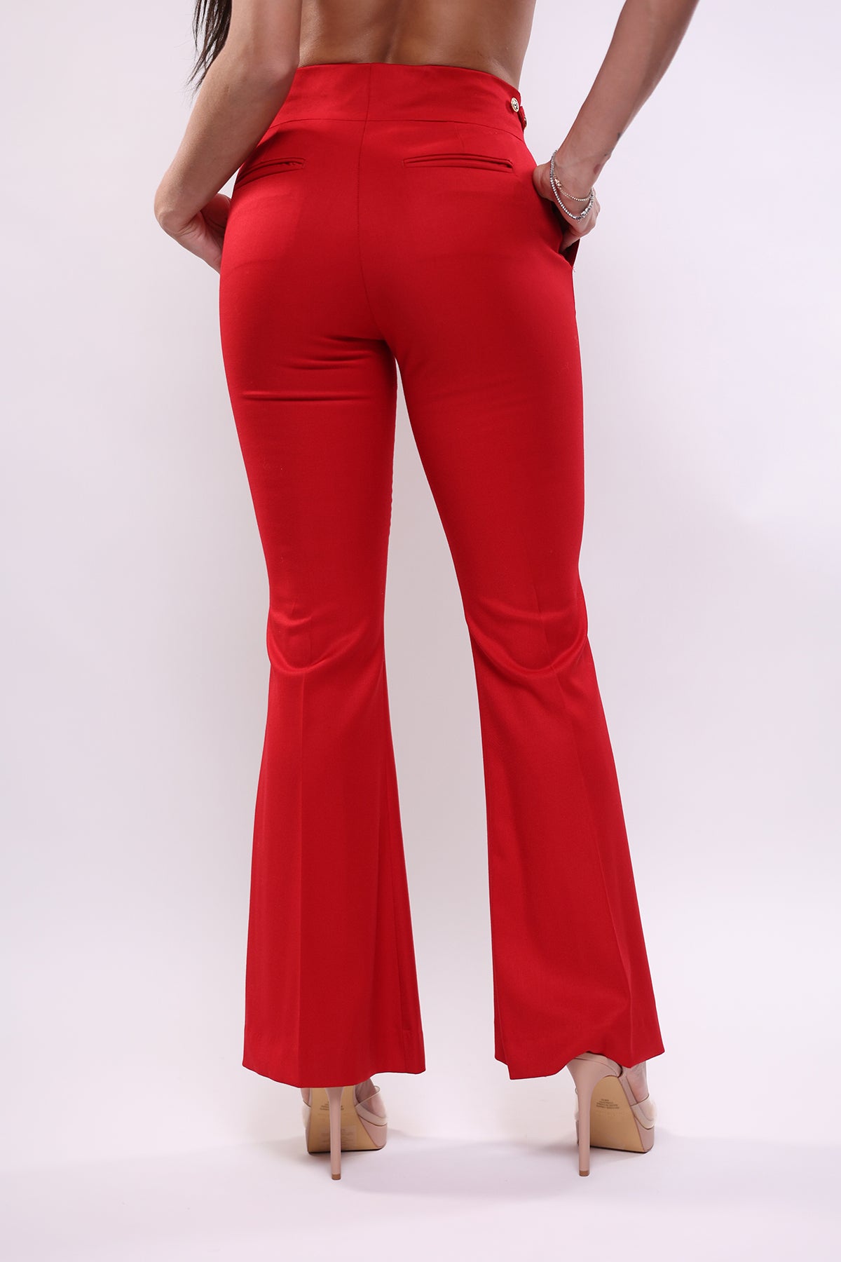 Pantalone rosso a zampa