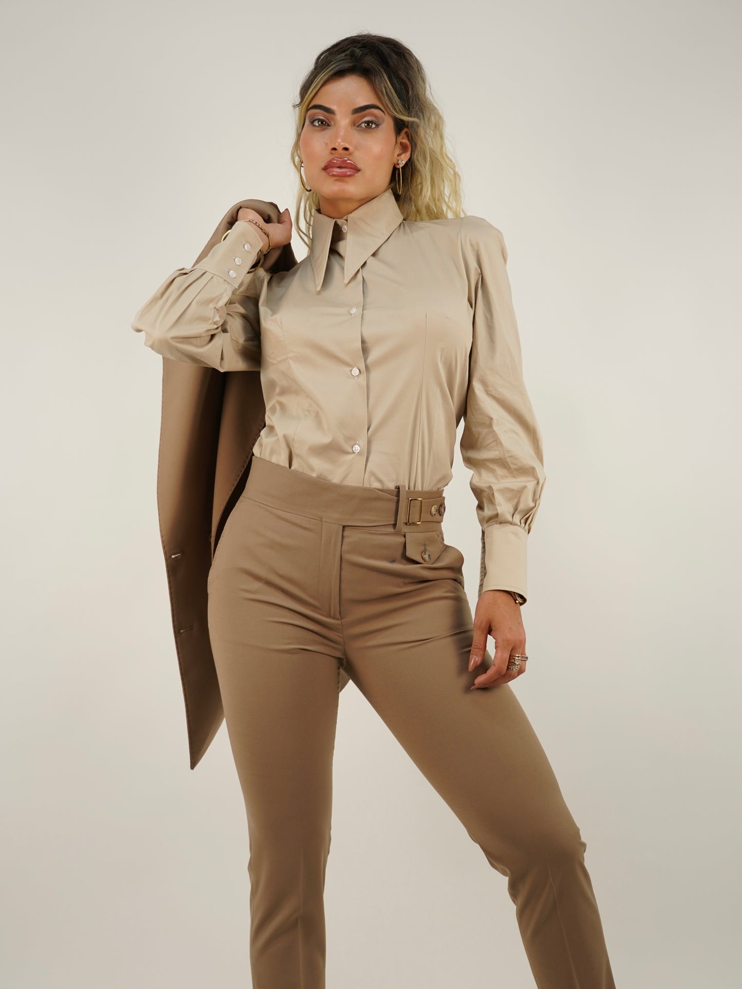 Camicia mory collo a vela beige