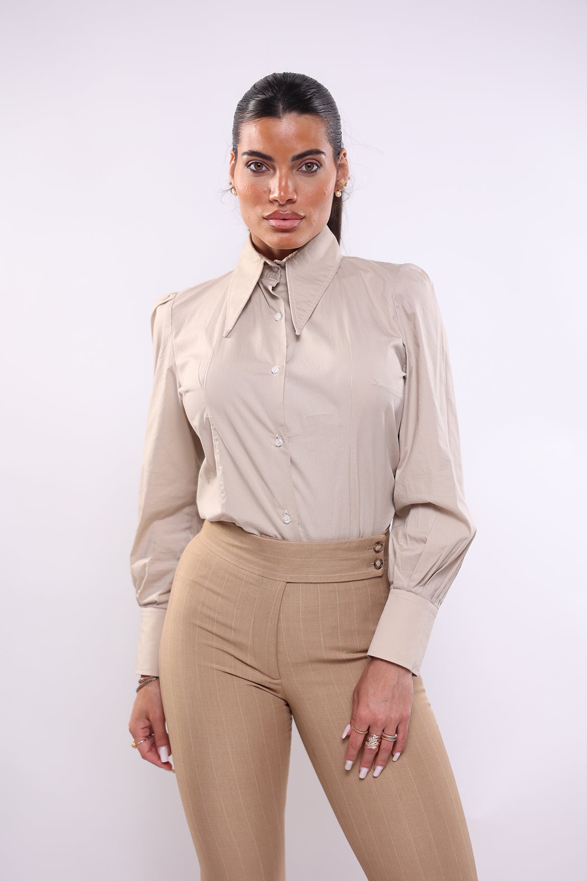 Camicia mory collo a vela beige