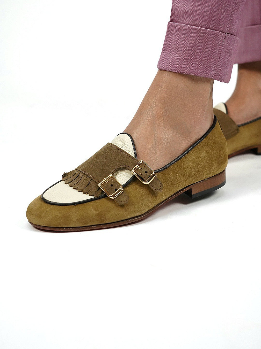 Mocassino in pelle scamosciata con suola in vero cuoio