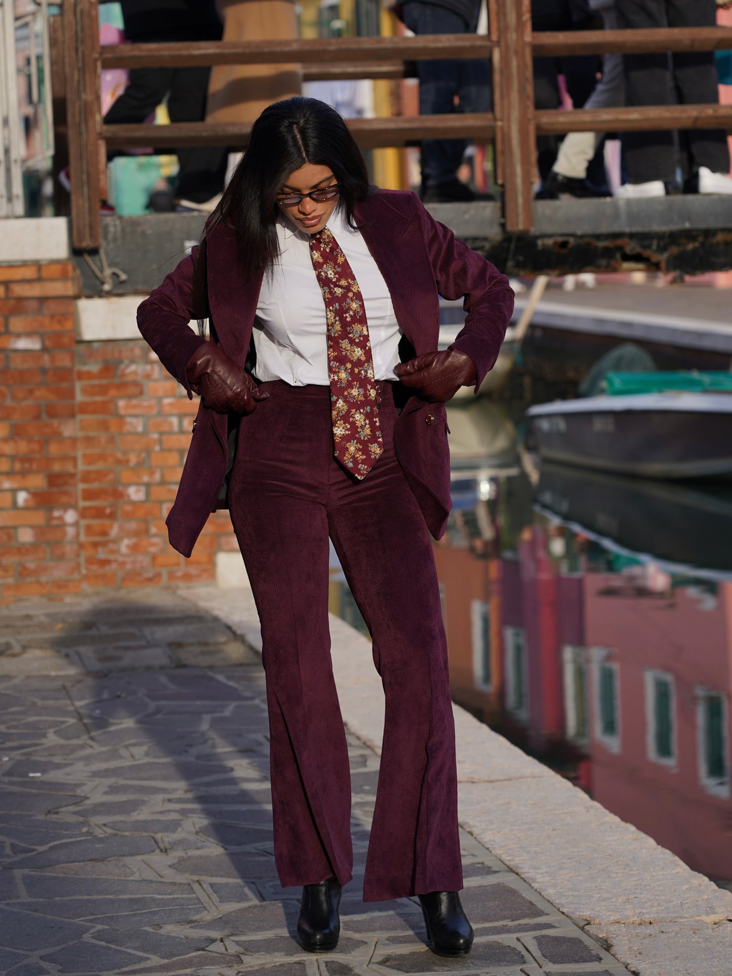 Pantalone a vita alta bordeaux a coste .