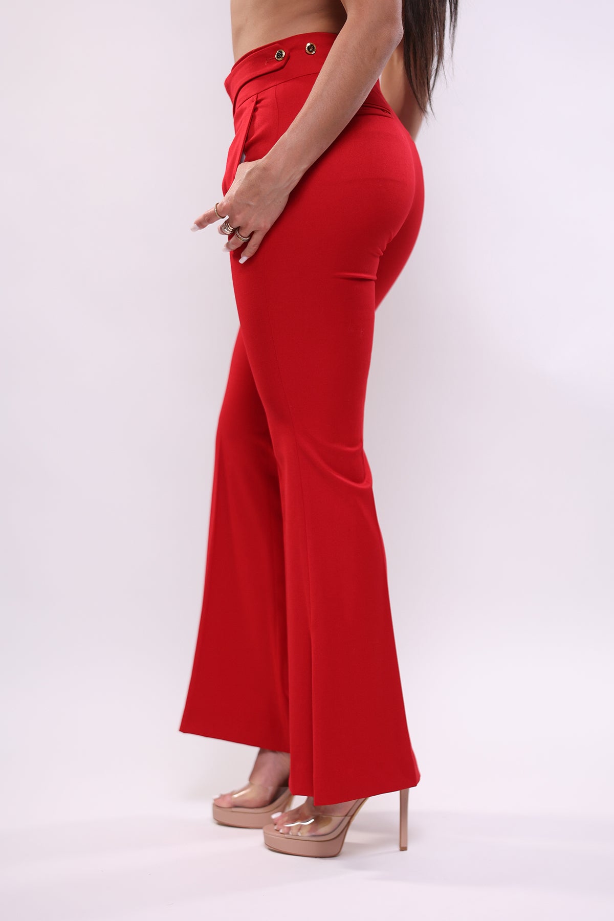 Pantalone rosso a zampa