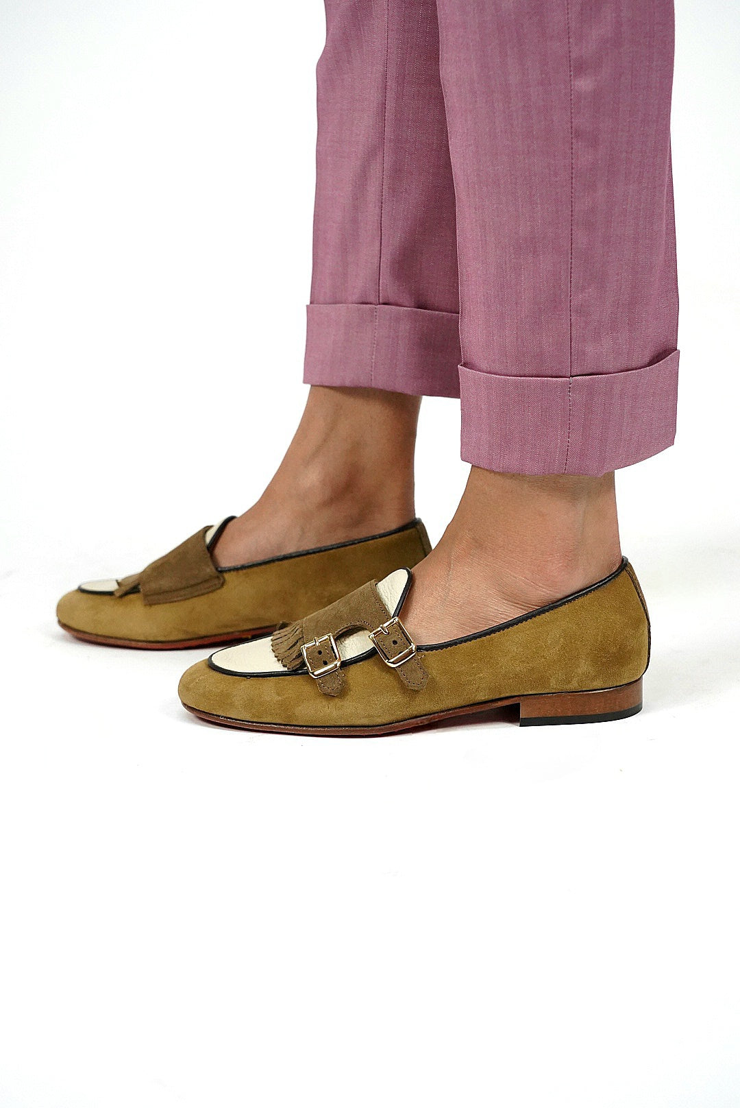 Mocassino in pelle scamosciata con suola in vero cuoio